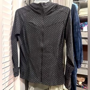 Lululemon | Lightweight Running Jacket | 10 | reflective with Thumbholes | Black